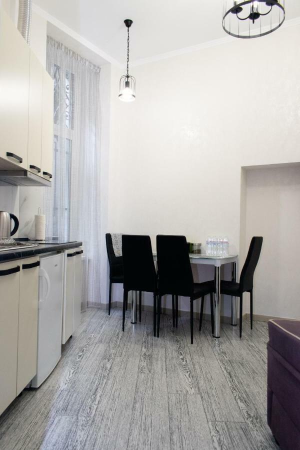 Apartment Barvy Lvova On Kostyushka St Экстерьер фото